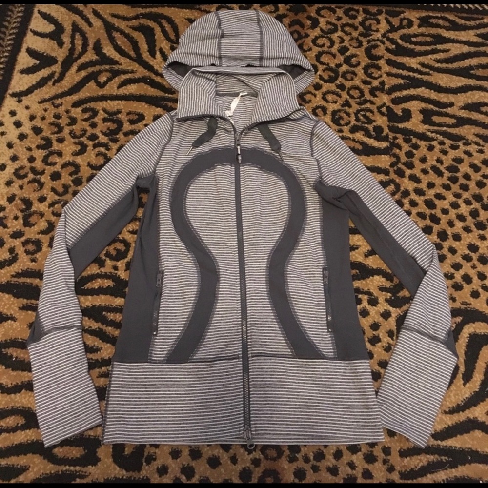 Lululemon in stride jacket